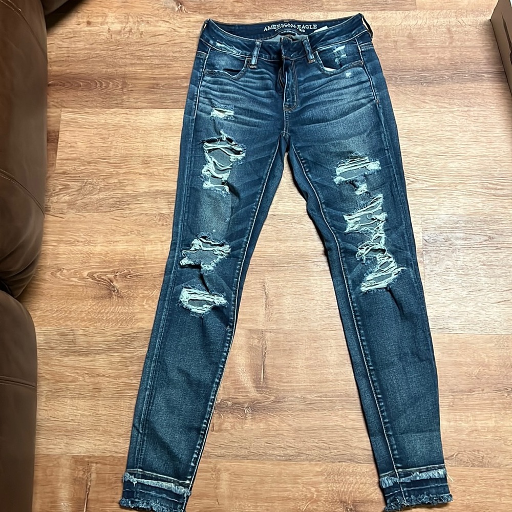 American Eagle ripped jeans size 4